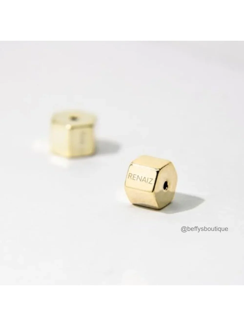 N/A dainty lightweight